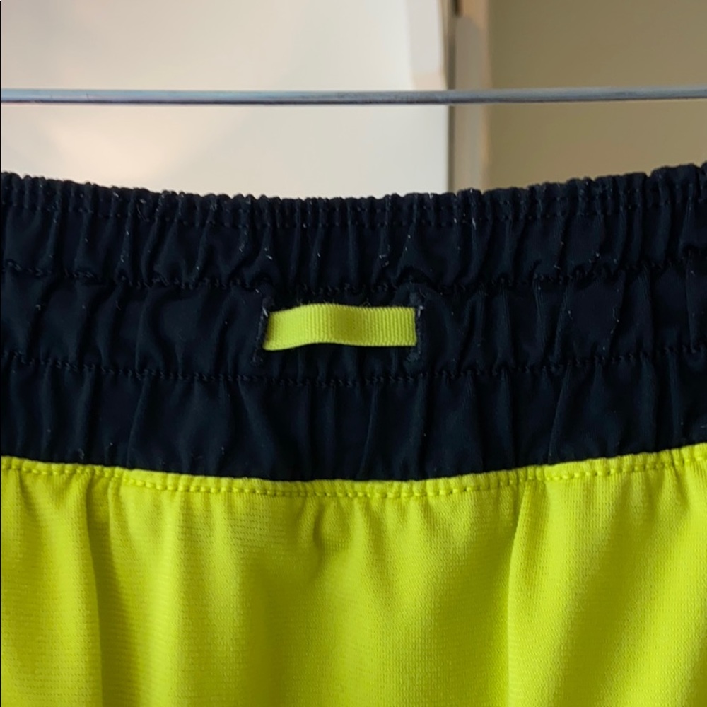 Lululemon Tracker Short III in Secret Society - Picture 5 of 7